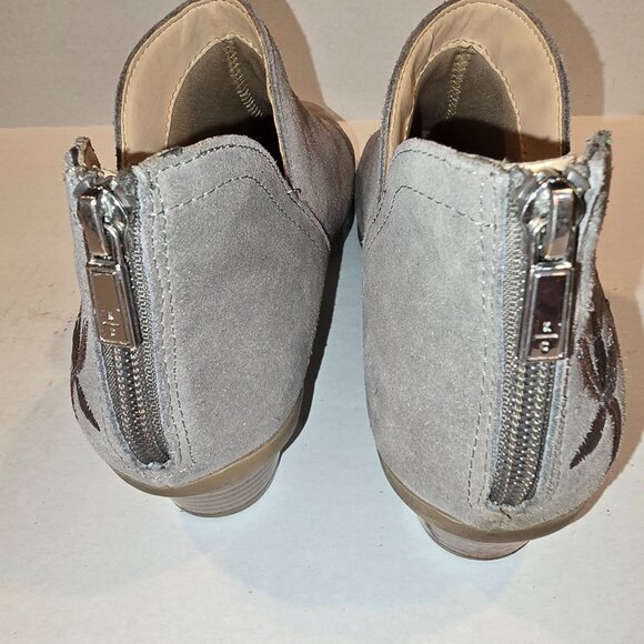 Women's Ankle Boot Suede Leather with Floral Reaction by Kenneth Cole Size 9 - Picture 3 of 9